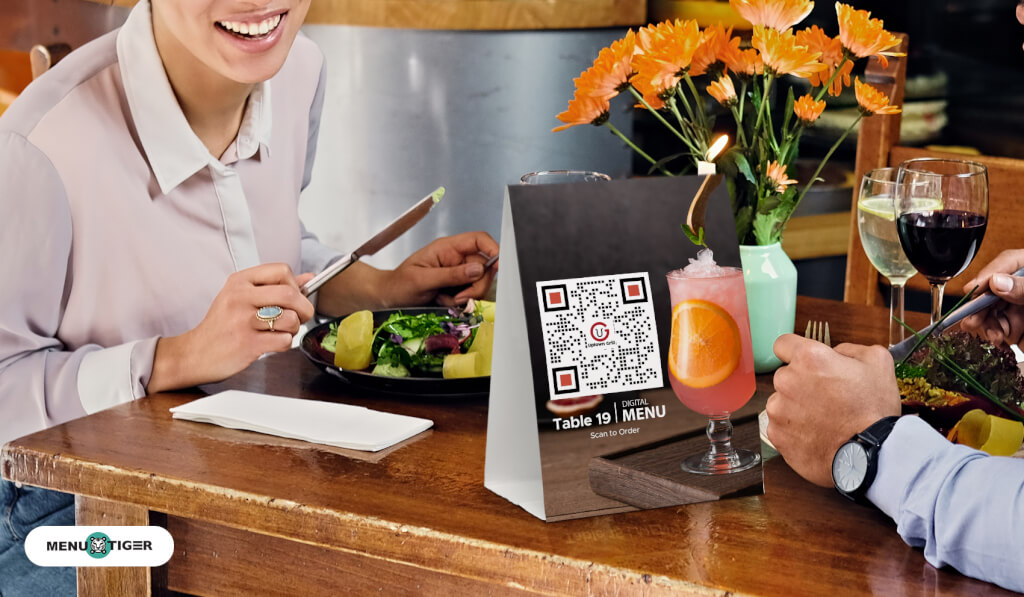 Menu QR code on table tent