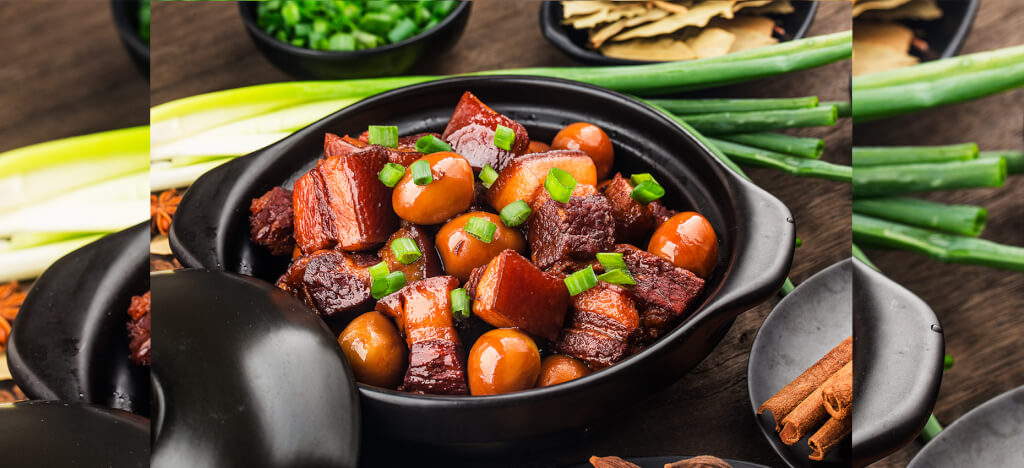 Steamed pork belly with taro 