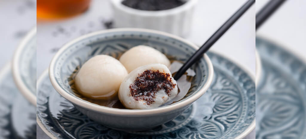 Sweet rice balls 