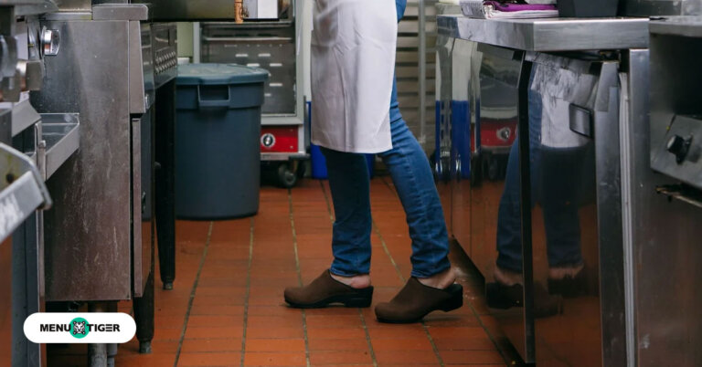 Choosing the Right Shoes for Restaurant Workers Comfort Safety and Style