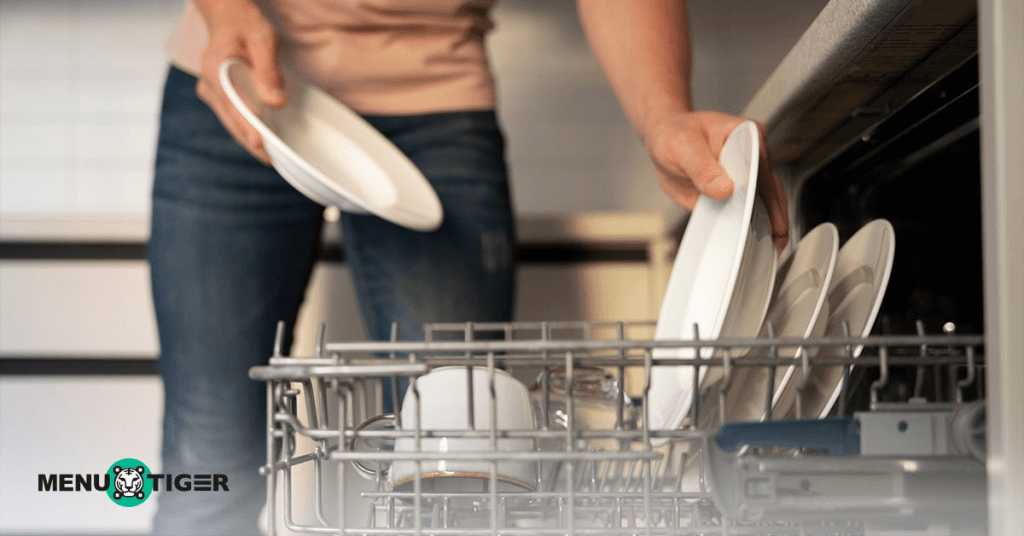 Dishwasher for restaurant kitchen